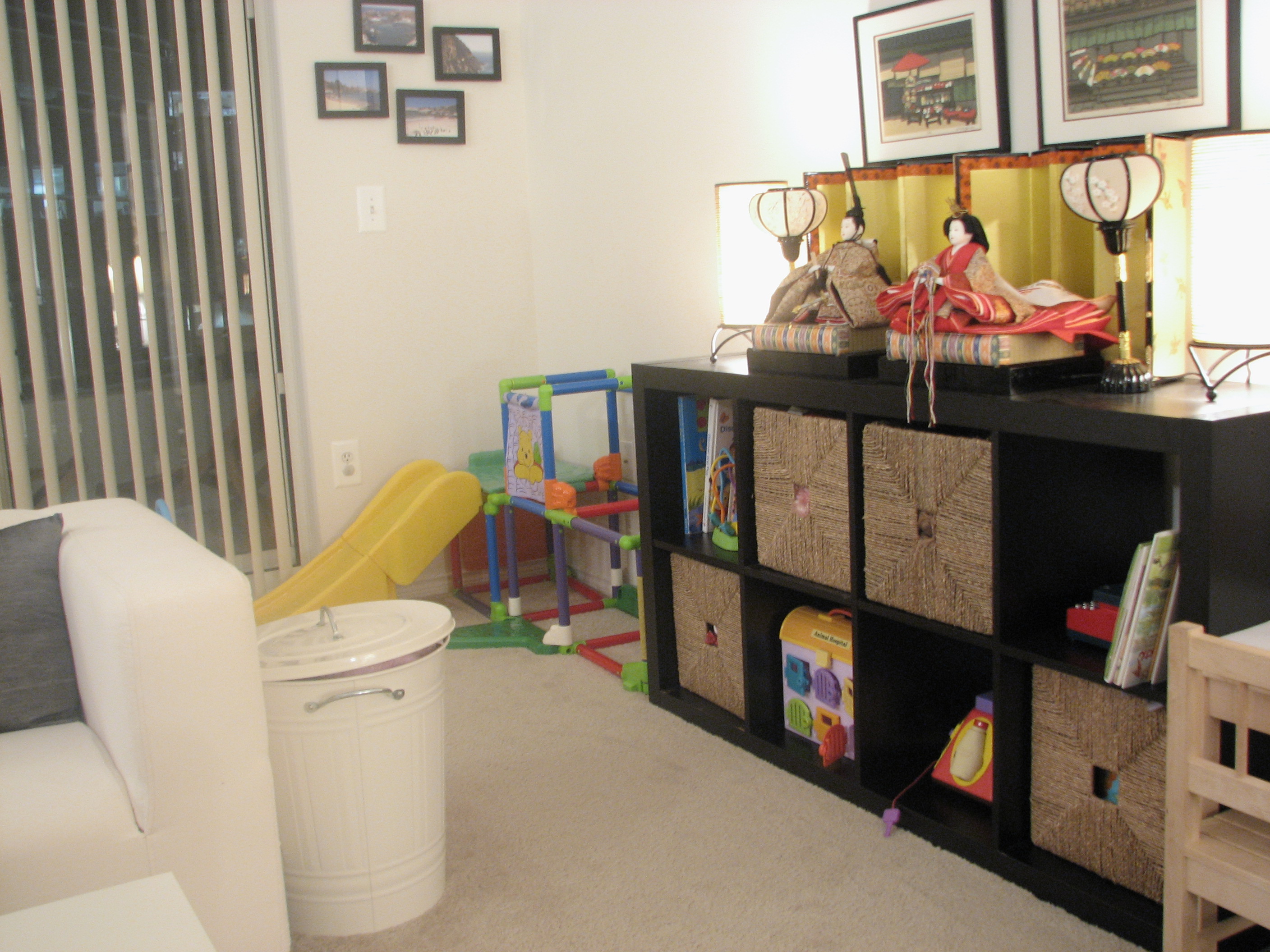 play area in living room ideas