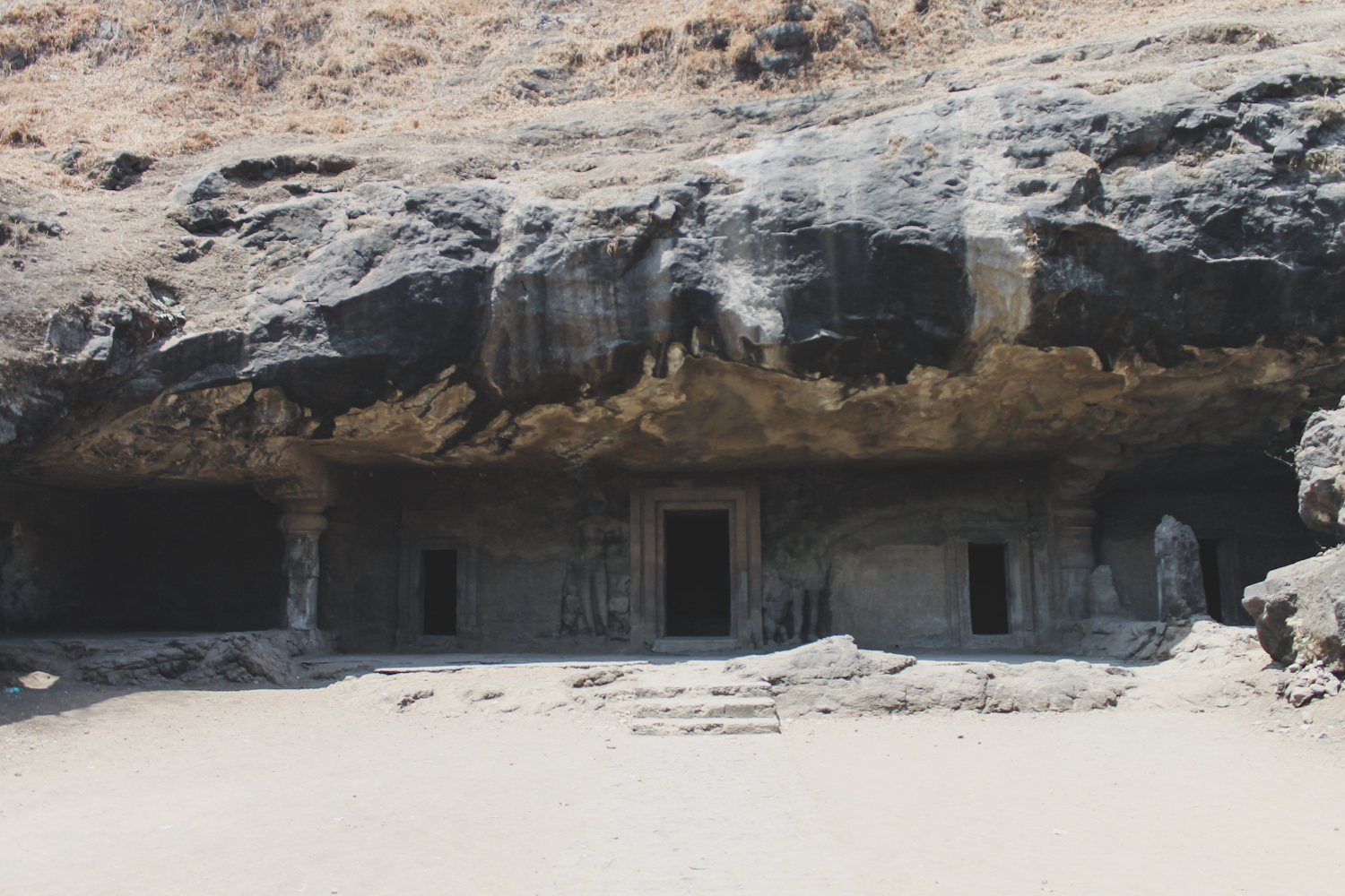 Elephanta Caves on Elephanta Island - Chuzai ☆ Living1500 x 1000
