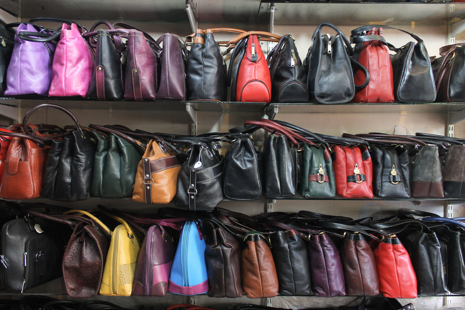 DHARAVI LEATHER MARKET |MUMBAI |Pure Leather Jackets,Bags,Wallets At Cheap  Price - JITEN BAJAJ - ... | Marketing, Leather jacket, Pure products