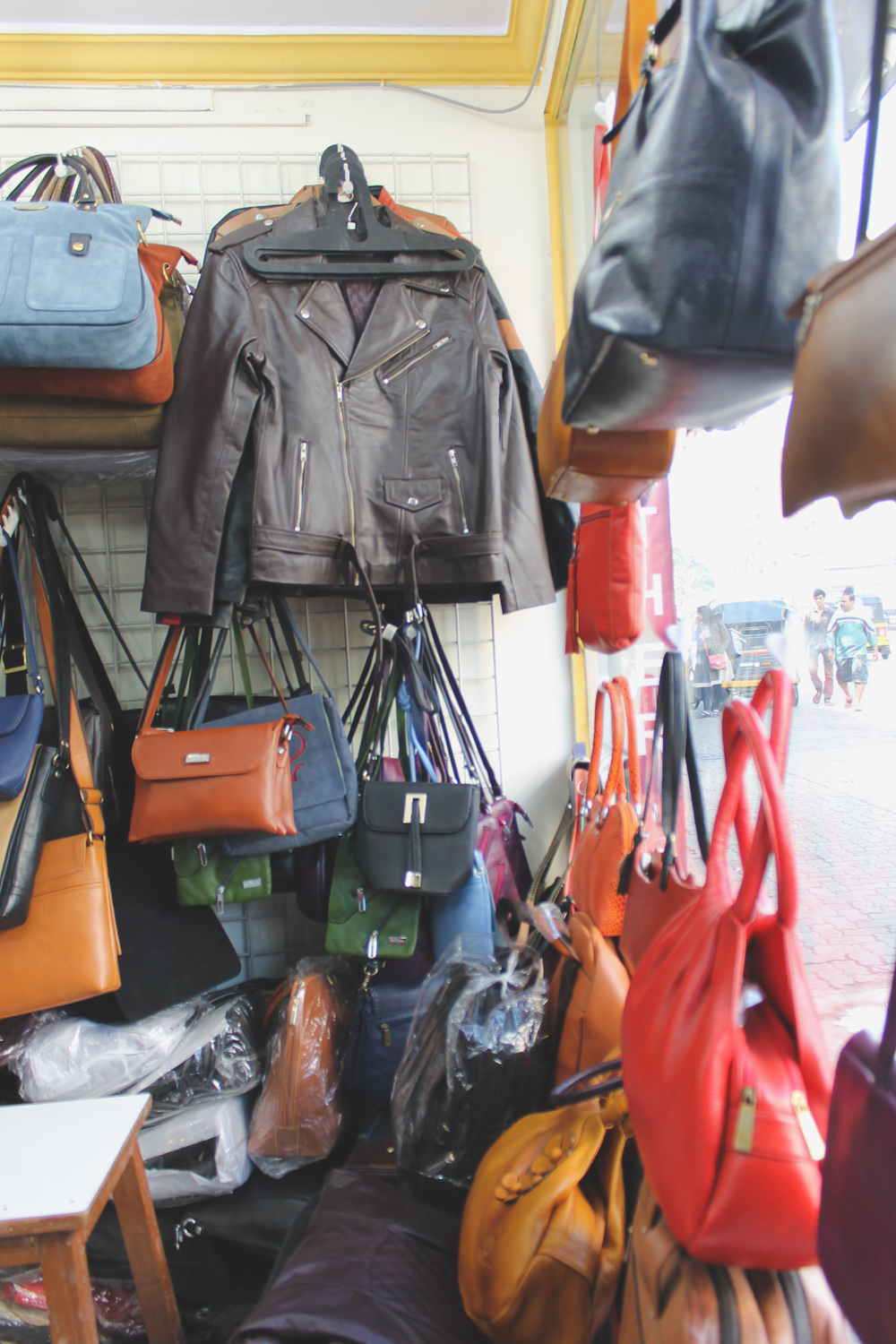 Top Bag Dealers in Dharavi - Best Bag Retailers Mumbai - Justdial